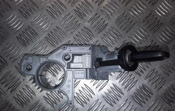 Opel Zafira B Ignition lock 281726