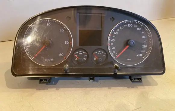 Volkswagen Touran I Speedometer (instrument cluster) 1K0920850P V0003000