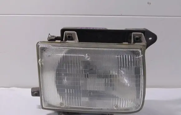 Infiniti QX4 Headlight/headlamp 260101W326