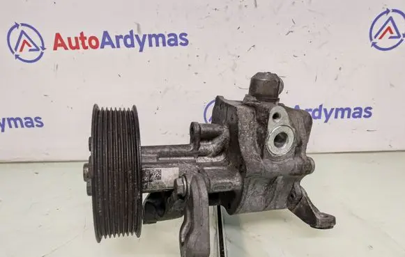 BMW X5 E70 Power steering pump 6796452 32416796452