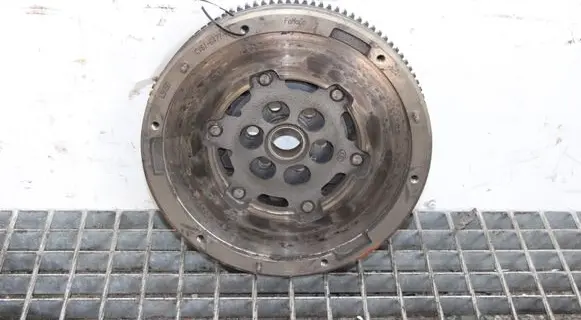 Ford Focus Flywheel CV616477AA