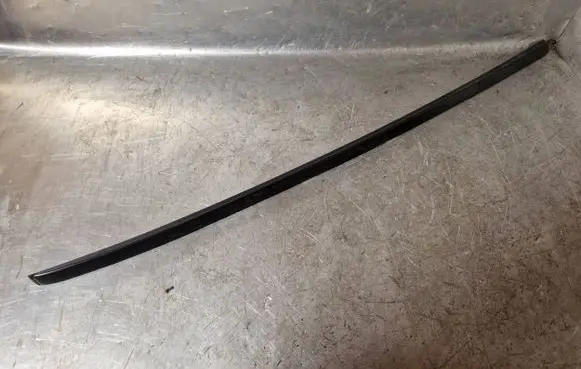 Toyota Camry VIII XV70 Windshield trim 