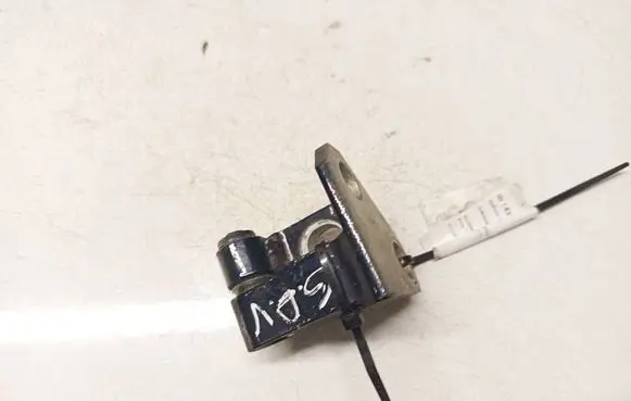 Volkswagen PASSAT B6 Rear door lower hinge 3C4833402D