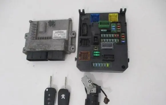 Peugeot 308 Engine ECU kit and lock set 9804828580 9810764880 9806687880