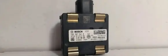 Volkswagen Touran III Distronic sensor radar 5QA907561A 3Q0907572B 0203300600