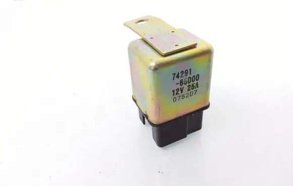 Suzuki Grand Vitara I Heater blower fan relay 7429165D00 0752D7