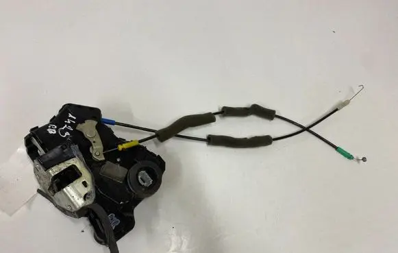 Toyota Corolla Verso AR10 Front door lock