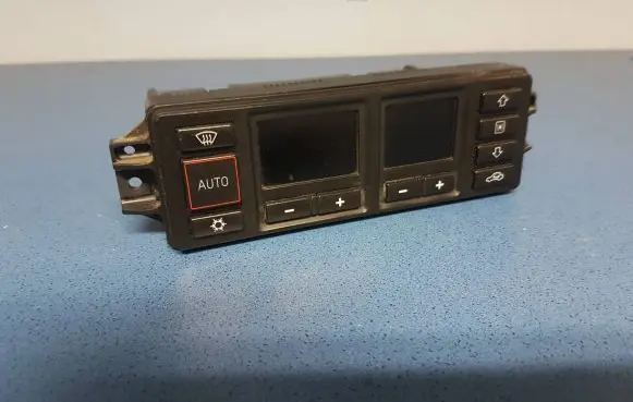 Audi A4 S4 B5 8D Climate control unit 8L0820043D 5HB00760804