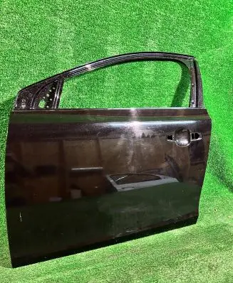 Volvo V40 Front door
