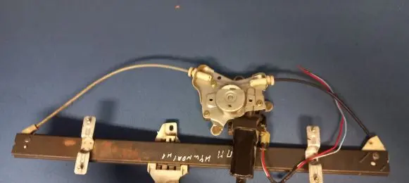 Hyundai H-1, Starex, Satellite Front door manual window regulator 
