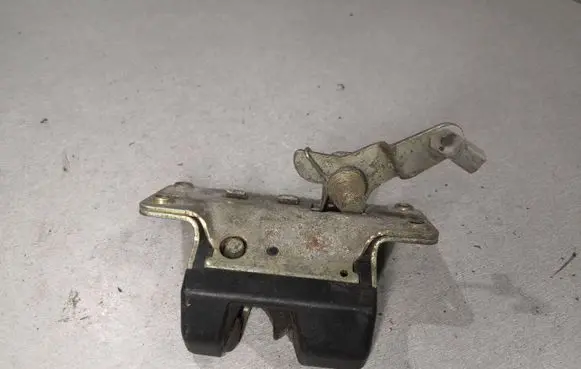 Opel Astra G Tailgate/trunk/boot lock/catch/latch 90563999