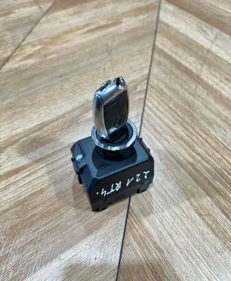 Mercedes-Benz S W221 Ignition lock 2215450508