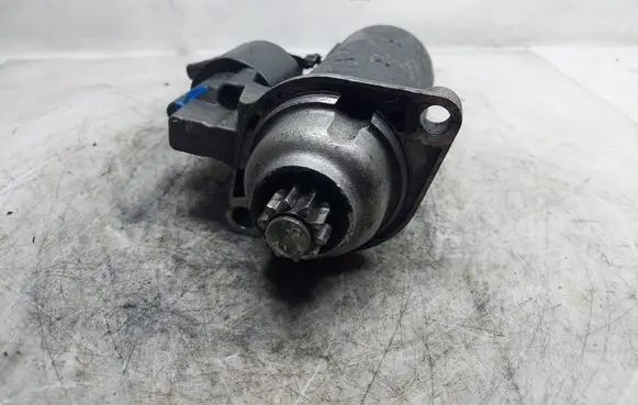 Volkswagen Golf IV Starter motor 02A911023R 0001125012