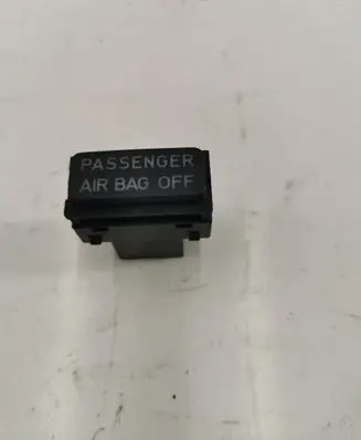 Passenger airbag on/off switch