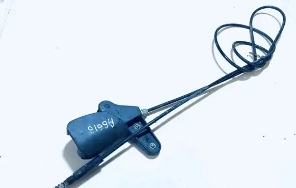 Engine bonnet (hood) release handle