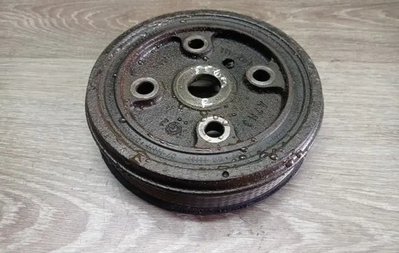 Volvo V70 Crankshaft pulley 30637335