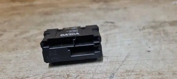 Volvo S80 Seat heating relay 9442947