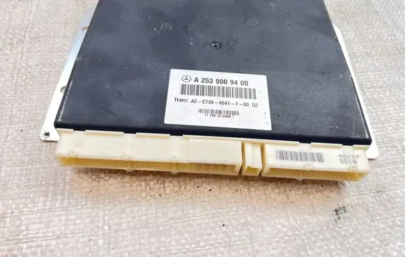 Mercedes-Benz GLC X253 C253 Air suspension control unit module (rear) A2539009400