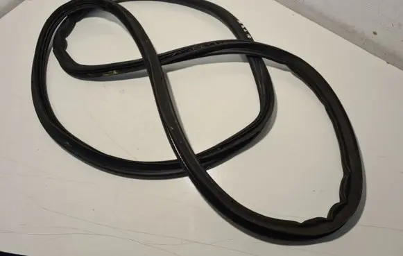 Mercedes-Benz A W169 Trunk rubber seal (body) 