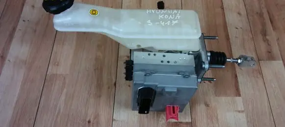Hyundai Kona I Master brake cylinder 58500CM100 CM58500010 CM58553000