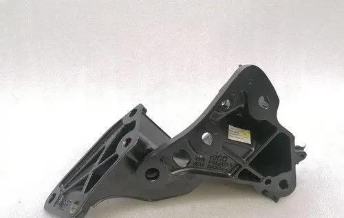 McLaren 600LT Front door upper hinge 13A6364CP