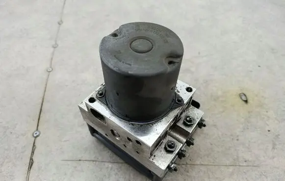 Mercedes-Benz E W211 ABS Pump