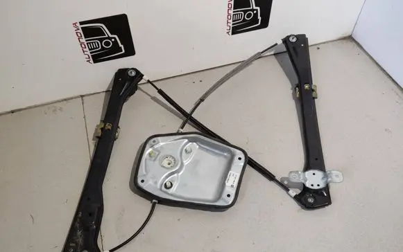 Volkswagen Golf V Front window lifting mechanism without motor 1K5837462B