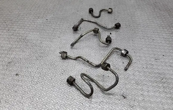 Renault Megane II Fuel injector supply line/pipe 