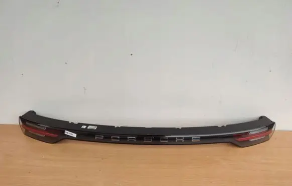Porsche Cayenne (9Y0 9Y3) Rear light center trim bar blend 9Y0945081F