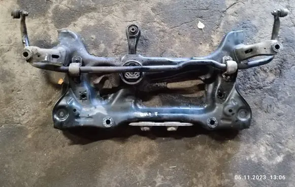 Volkswagen Golf VII Front subframe