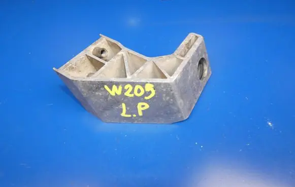Mercedes-Benz C W205 Radiator mount bracket A2055014120