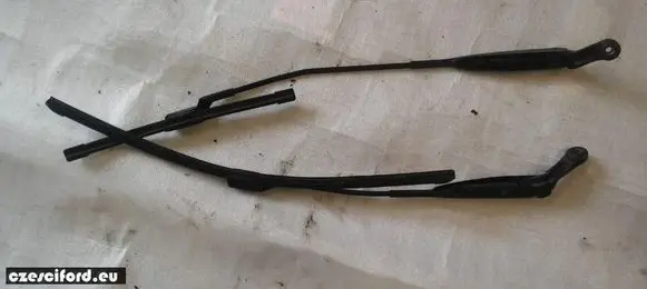 Fiat 500 Front wiper blade arm