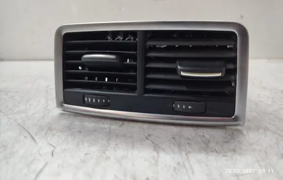 Audi Q7 4L Rear air vent grill 4L0819203