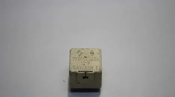 Renault Laguna I Other relay 7700822929
