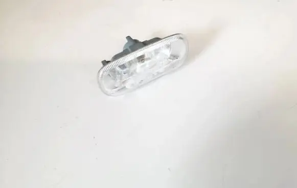 Audi A4 S4 B6 8E 8H Front fender indicator light 8e0949127