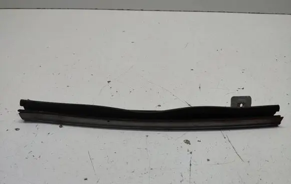 BMW 3 E36 Front door windshield rail 