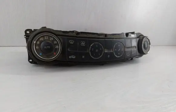 Mercedes-Benz E W211 Climate control unit 2118300385