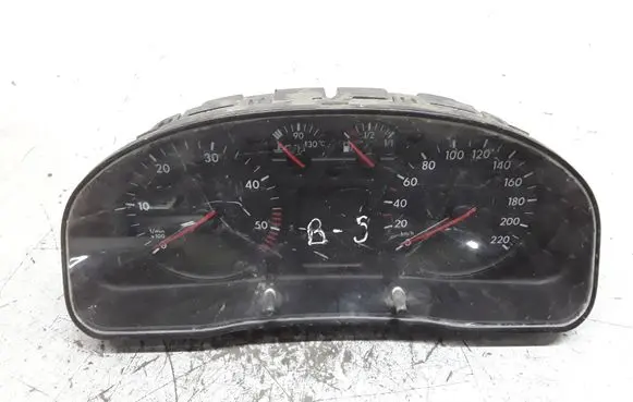 Volkswagen PASSAT B5 Speedometer (instrument cluster) 88311245