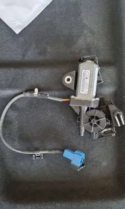 Mercedes-Benz C W205 Seat belt adjustment motor A2058600182