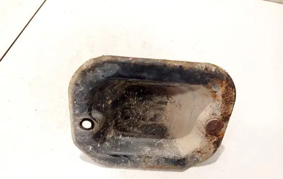 Engine mounting bracket