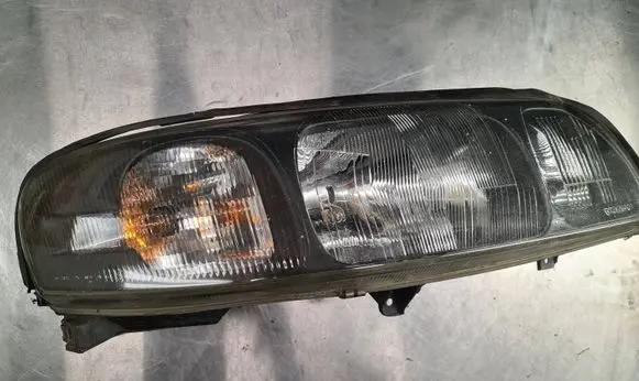 Volvo S60 Headlight/headlamp 8693588 89007870 04HCR2502A011b