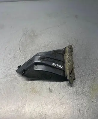 Volkswagen Touran I Front splash guards bracket 1T0821136B