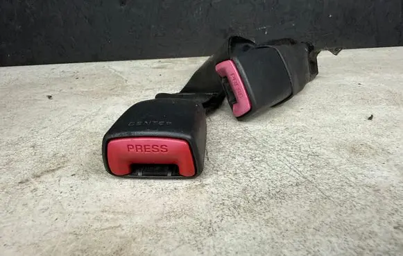 Toyota Auris 150 Rear seatbelt buckle E034601