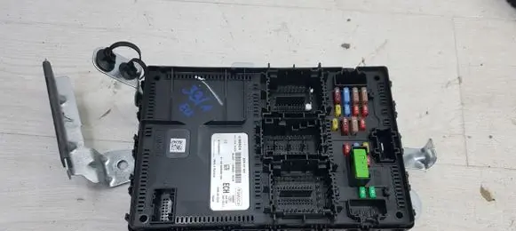 Ford Fiesta Fuse module HU5T15604ECH