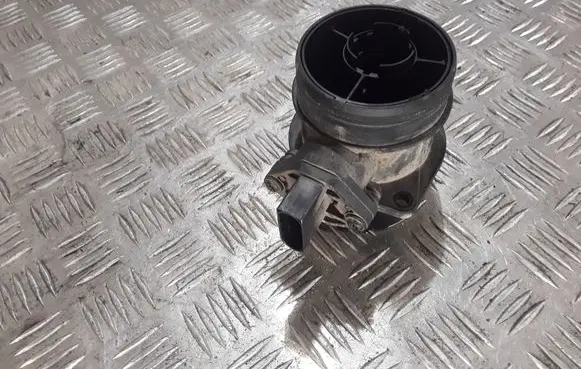 Volkswagen Touran I Mass air flow meter 0281002461 074906461B