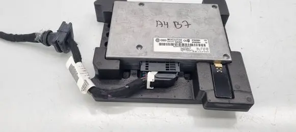 Audi A4 S4 B7 8E 8H Bluetooth control unit module 8P0862335H