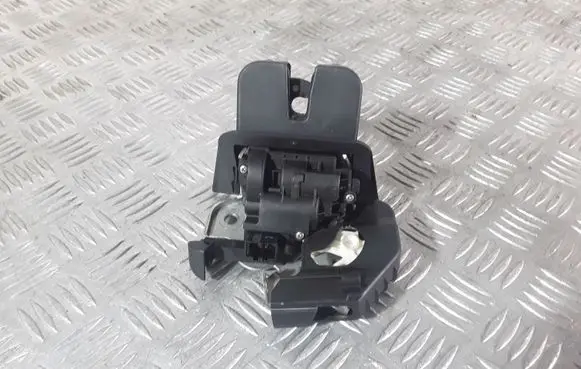 Loading door lock