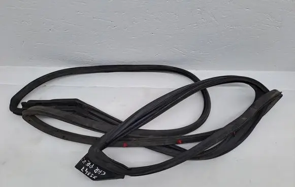 Toyota C-HR I Front door rubber seal 67862F4010