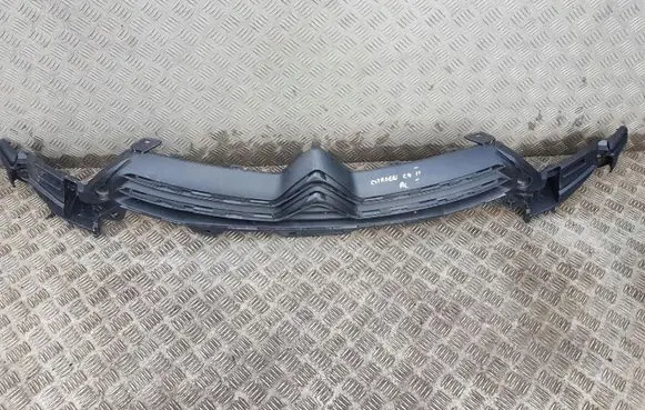 Citroen C4 II Front bumper upper radiator grill