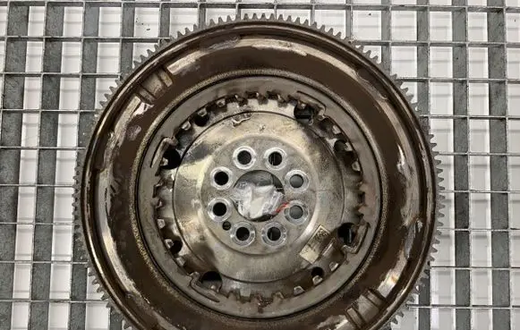 Seat Leon (5F) Flywheel 06K105266E